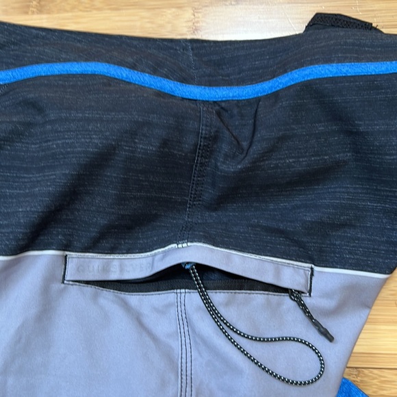Quicksilver board shorts 40 - Picture 4 of 6